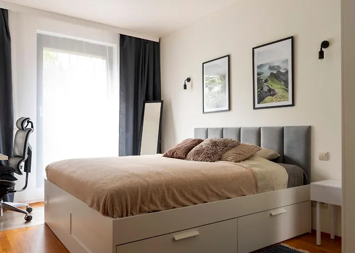 Krakow Glowny Apartment - Parking, Workspace - By Rentujemy
